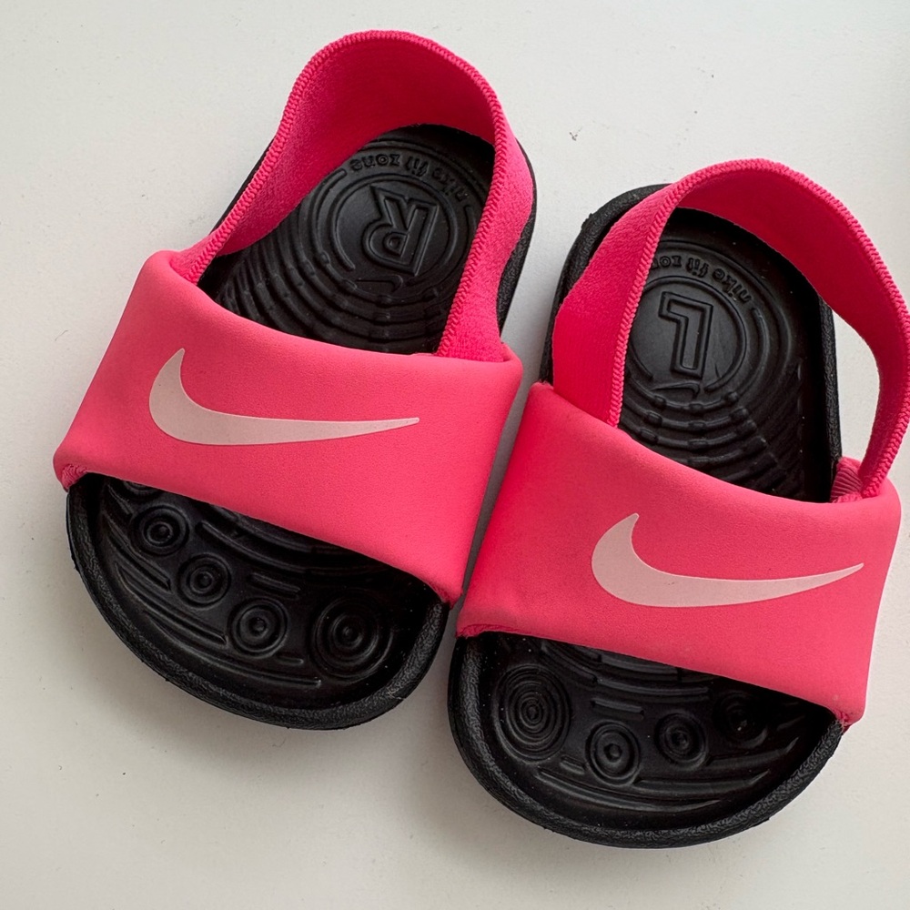 Nike Kids Bright Pink Slide Sandals